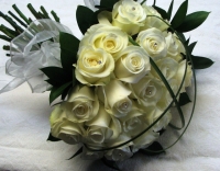 BR1 IVORY ROSE HAND TIED 