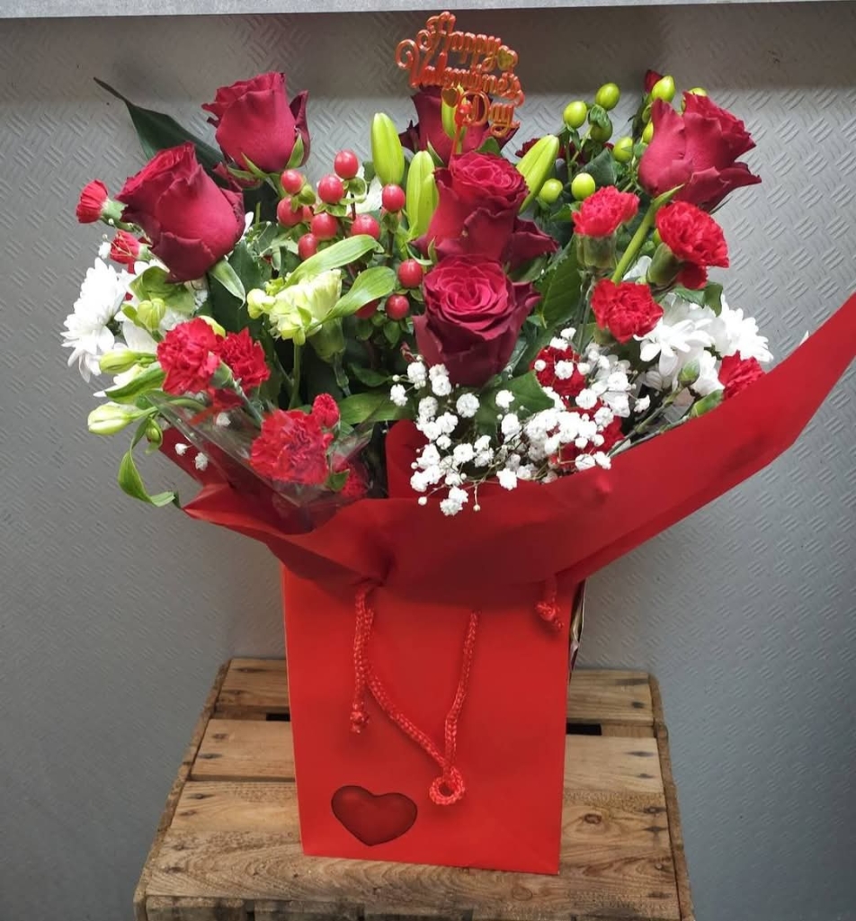 Valentine Box Bouquet Deluxe 1